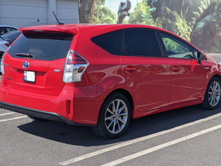 Toyota Prius v