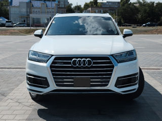 Audi Q7 фото 2