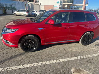 Mitsubishi Outlander foto 2