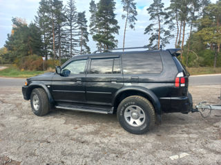 Mitsubishi Pajero Sport foto 2