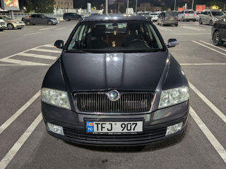 Skoda Octavia foto 1