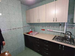 Apartament cu 3 camere, 49 m², 10 cartier, Bălți foto 1