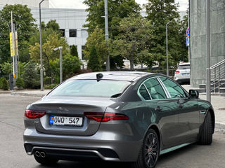 Jaguar XE foto 3