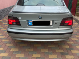 BMW 5 Series foto 3