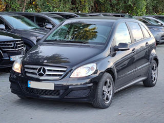 Mercedes B-Class foto 1