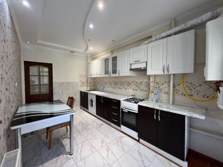 Apartament cu 2 camere, 65 m², Buiucani, Chișinău foto 7