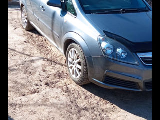 Opel Zafira foto 2