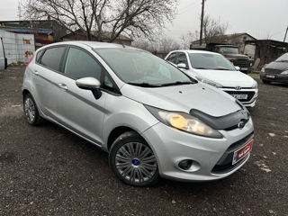 Ford Fiesta 5D foto 1