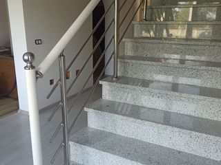 Перила и ограждения из нержавеющей стали и алюминия / Balustrade din inox și aluminiu foto 4