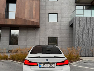 BMW 5 Series foto 4