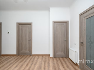 Apartament cu 2 camere, 74 m², Buiucani, Chișinău foto 16