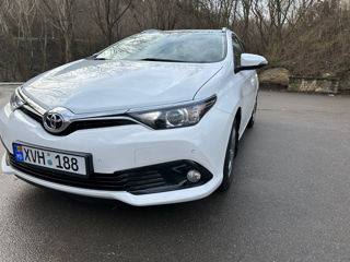 Toyota Auris foto 1