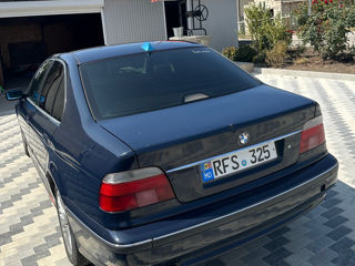 BMW 5 Series foto 4