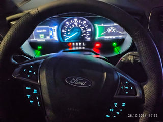 Ford Fusion foto 8