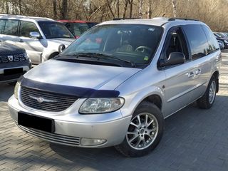 Chrysler Voyager foto 1