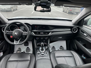 Alfa Romeo Stelvio foto 16