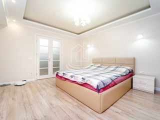 Apartament cu 2 camere, 90 m², Buiucani, Chișinău foto 8
