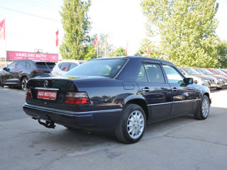 Mercedes Series (W124) foto 6