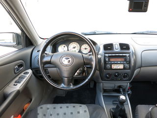 Mazda 323 foto 8