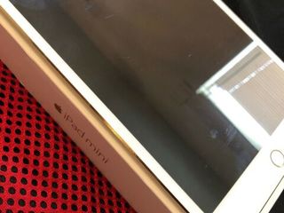 Apple ipad mini 4 retina gold в упаковке foto 7