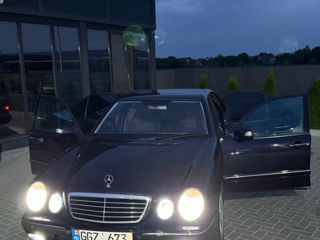 Mercedes E-Class foto 9