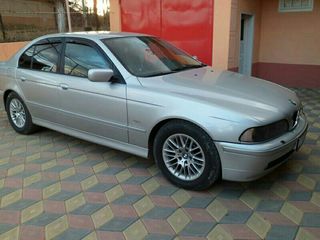 BMW 5 Series foto 5