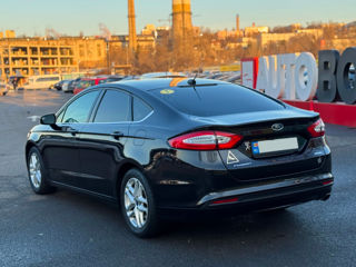 Ford Fusion foto 8