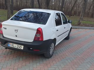 Dacia Logan foto 1