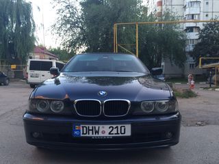 BMW 5 Series foto 1