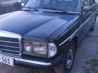 Mercedes Series (W123) foto 5