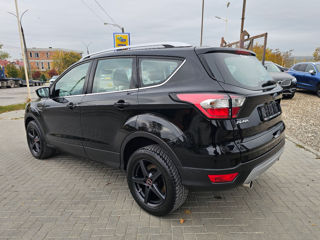 Ford Kuga foto 2