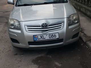 Toyota Avensis foto 5