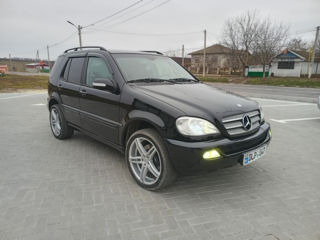 Mercedes M-Class foto 9