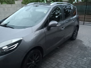 Renault Grand Scenic foto 2