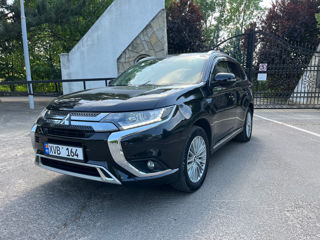 Mitsubishi Outlander foto 2