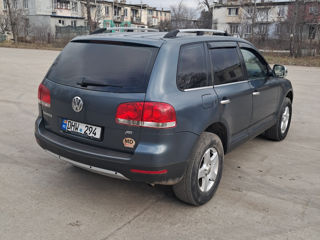 Volkswagen Touareg foto 3