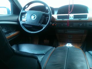 BMW 7 Series foto 2