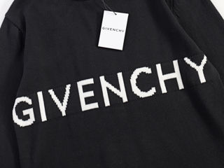 Givenchy foto 4