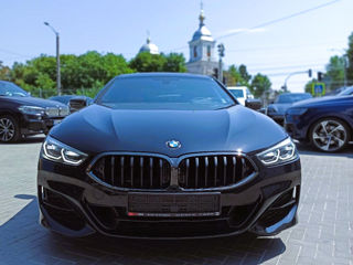 BMW 8 Series foto 2