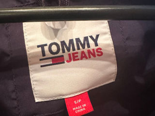 продаю женскую куртку Tommy Hilfiger foto 3