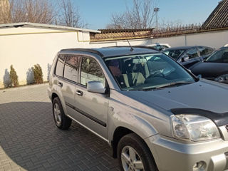 Nissan X-Trail foto 2