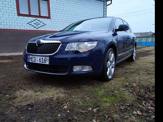 Skoda Superb foto 2