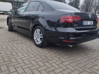 Volkswagen Jetta foto 6