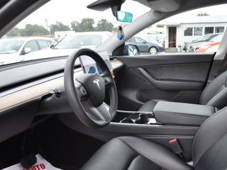 Tesla Model Y foto 10