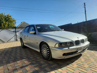 BMW 5 Series foto 4