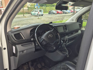 Toyota Prouace foto 2