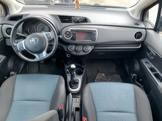 Toyota Yaris foto 8