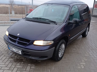 Dodge Grand Caravan foto 2