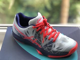asics 37