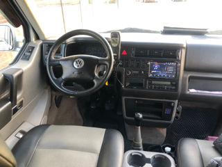 Volkswagen Multivan foto 8